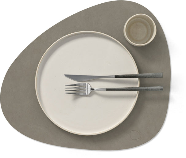 LIND DNA Tischsets Nupo - Leder - Flintgrau - Curved - 44 x 37 cm - 2 Stück