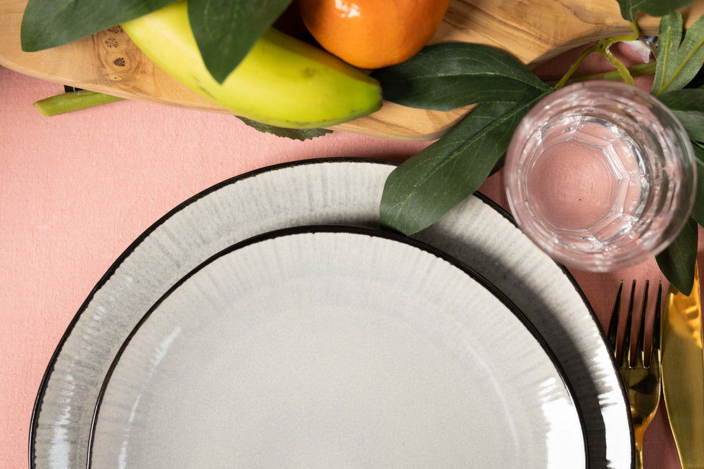 Cookinglife Geschirrset  Nola Warm Grey - 18-teilig / 6 Personen - 6 Speiseteller, 6 Frühstücksteller und 6 Schalen