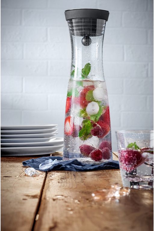 WMF Basic Wasserkaraf - Tropffrei - Schwarz / Silber - 1 Liter