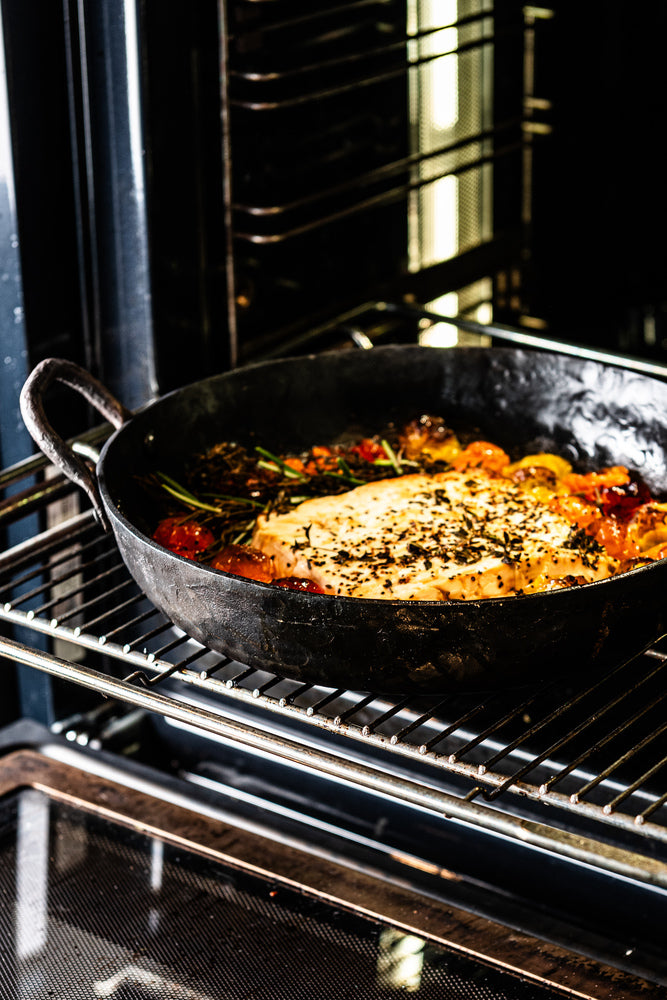 Forged Bratpfanne Carbonstahl mit zwei Griffen Ø 24 cm – geeignet für alle Wärmequellen – geeignet für BBQ