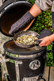 Forged Bratpfanne Carbonstahl mit zwei Griffen Ø 24 cm – geeignet für alle Wärmequellen – geeignet für BBQ