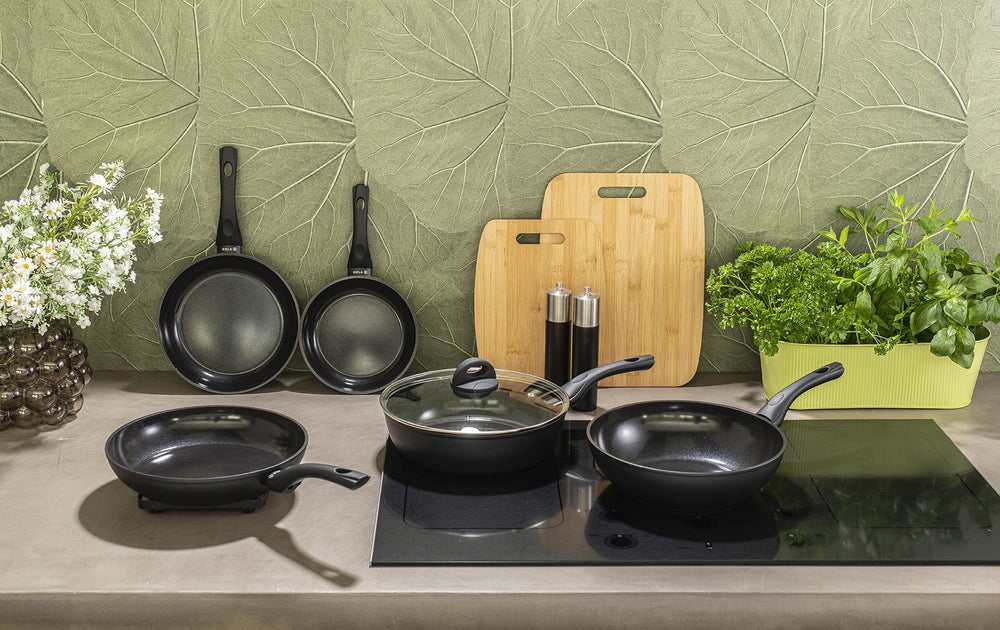 Sola Kochgeschirr Set Stonehenge 2-Delig - Bratpfanne ø 28 cm und Sautépfanne mit Deckel ø 28 cm - keramische Antihaftbeschichtung